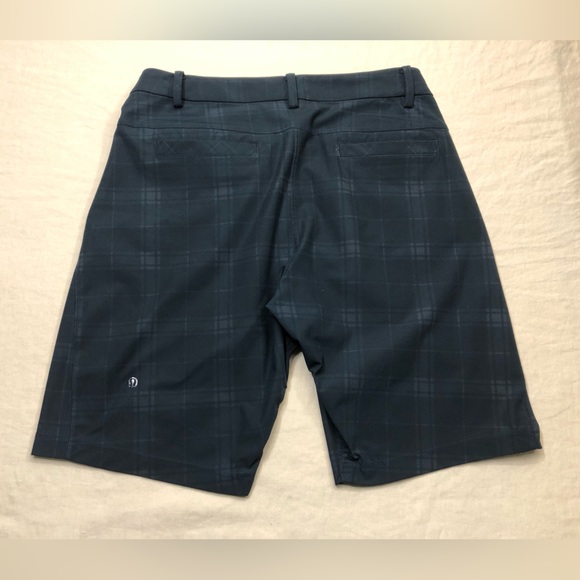 Lululemon Mens Flat Front Shorts Blue Plaid Size 34 Waist Perfect Condition - Picture 2 of 8
